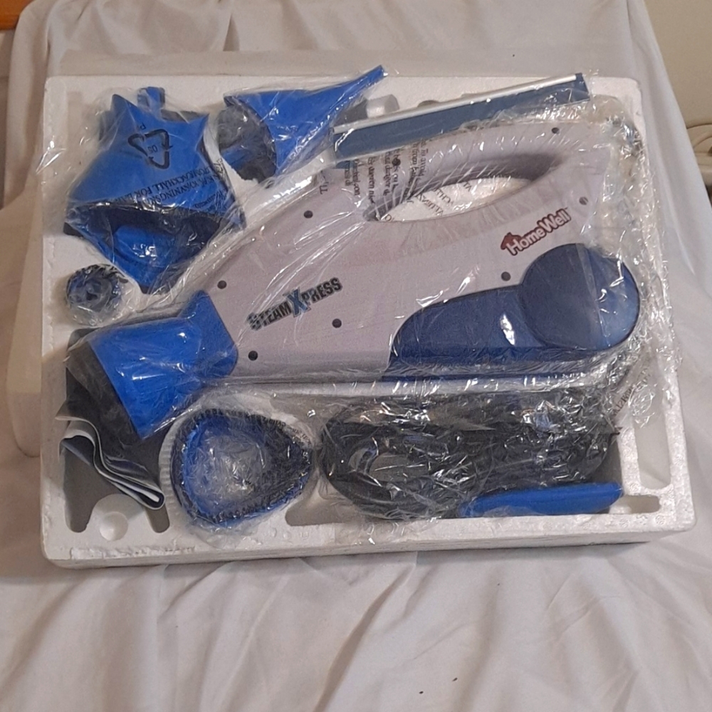 Portable SteamXpress by Homewell w/Instructions Manual - New